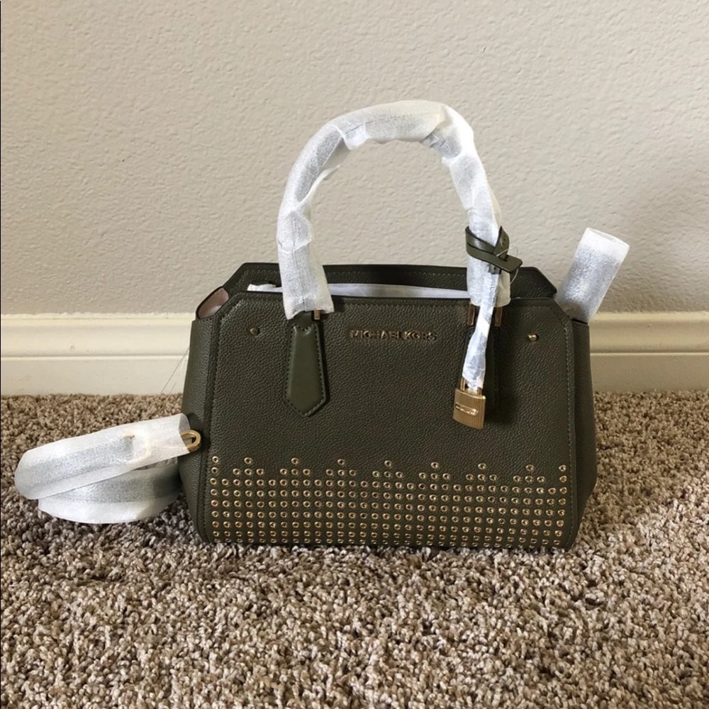 👜NWT Michael Kors Hayes Bag